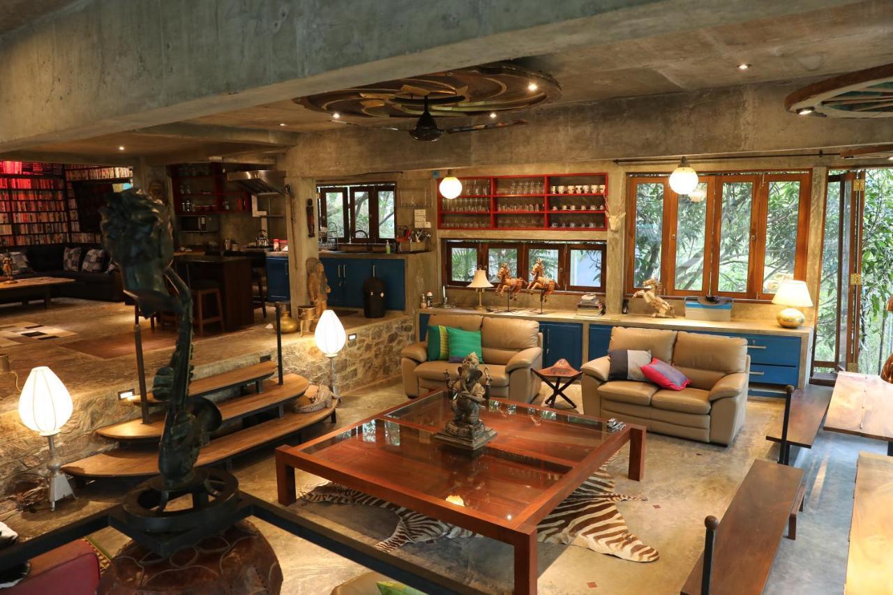 Aayu Hanthana Boutique Hotel *