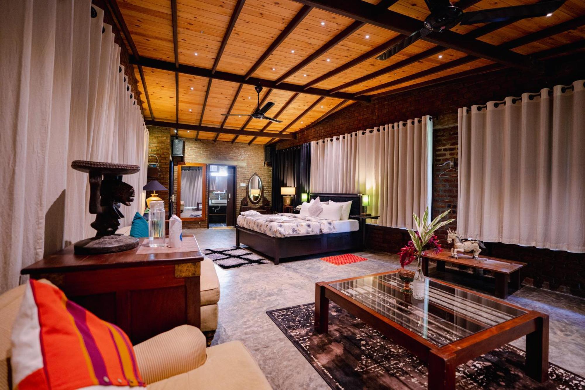 Aayu Hanthana Boutique Hotel *