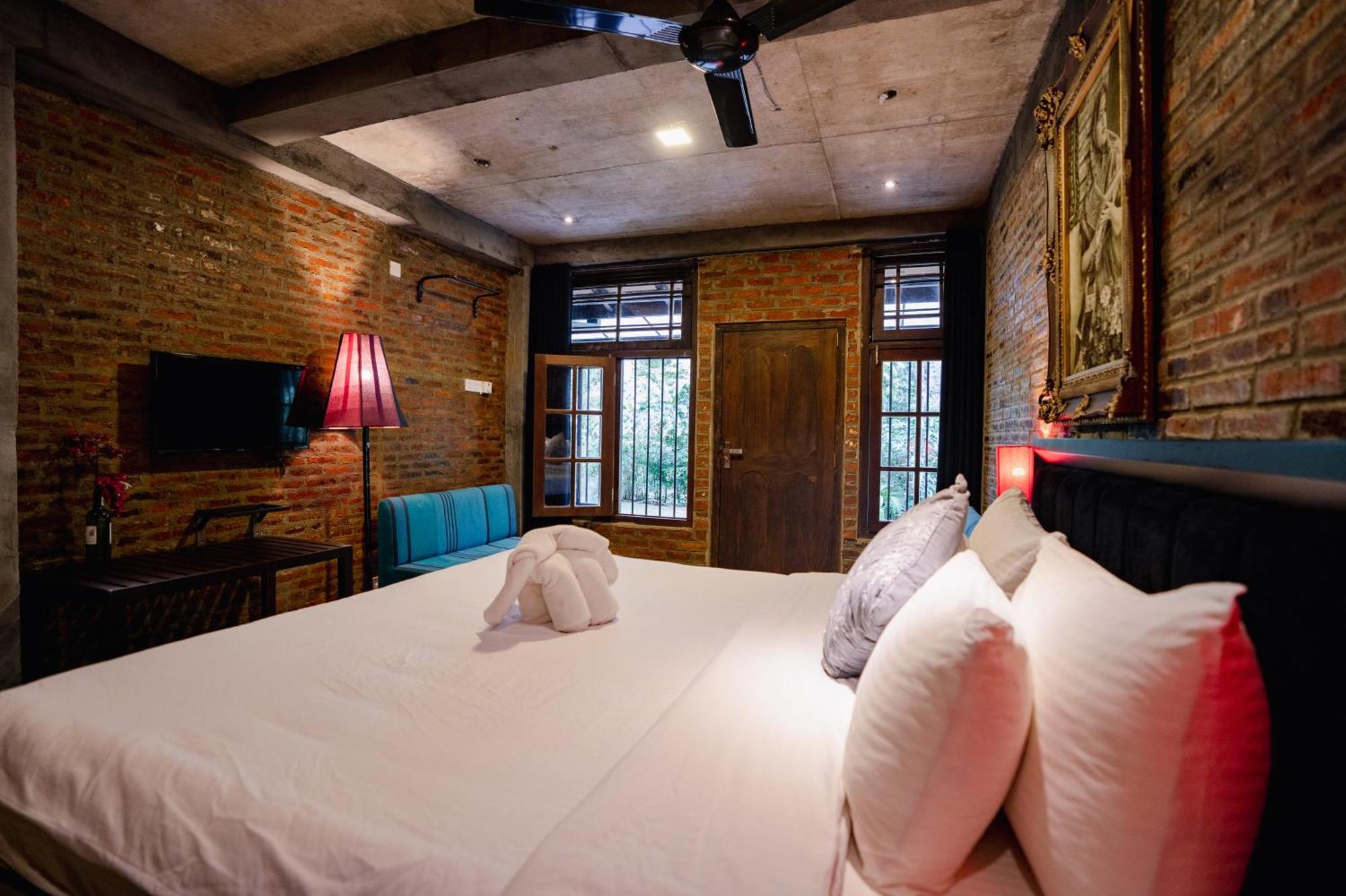 Aayu Hanthana Boutique Kandy